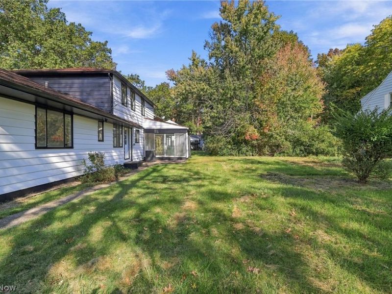2131 Newbury Drive, Cleveland, OH 44112 Photo 6