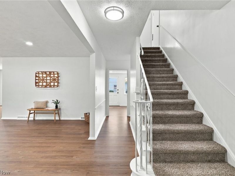 2131 Newbury Drive, Cleveland, OH 44112 Photo 7
