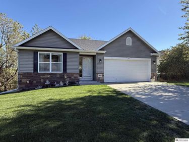 19611 Ridgeway Road, Plattsmouth, NE 68048
