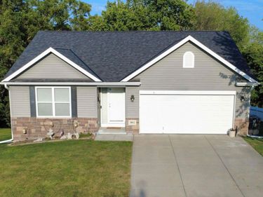 19611 Ridgeway Road, Plattsmouth, NE 68048