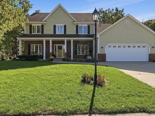 661 Cassie Lynn LANE, Oconomowoc, WI 53066