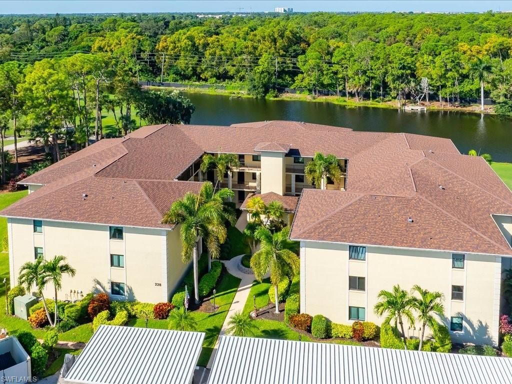 228 Fox Glen Dr, Unit 3205, Naples, FL 34104 Photo