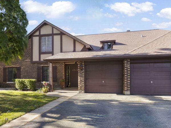 1712 Lakecliffe Drive , Unit D, Wheaton, IL 60189