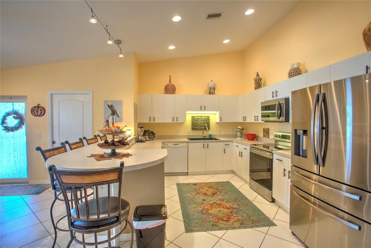 8101 Memory Lane , Unit 220, Rotonda West, FL 33947 Photo