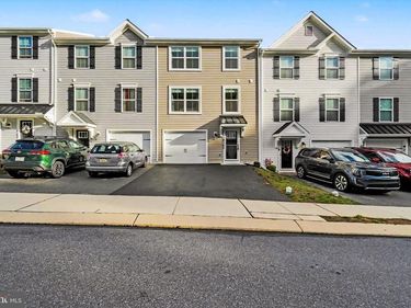 8166 HALEY COURT , HARRISBURG, PA 17112