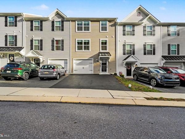 8166 HALEY COURT, HARRISBURG, PA 17112