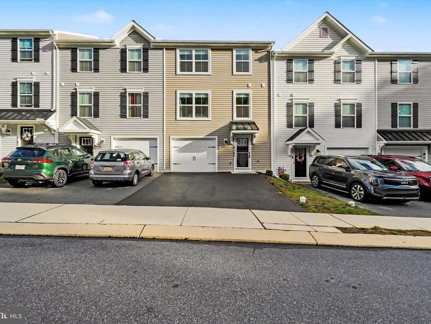 8166 Haley Court, Harrisburg, PA 17112 Main Photo