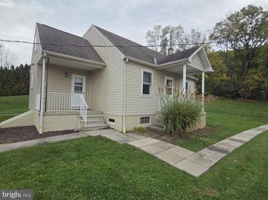 99 WALNUTTOWN ROAD , FLEETWOOD, PA 19522