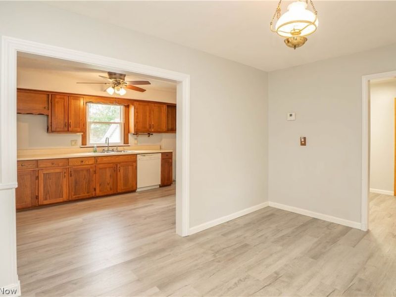2491 Perry Drive SW, Canton, OH 44706 Photo 9