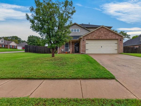 1904 Barnett Place, Bartlesville, OK 74006