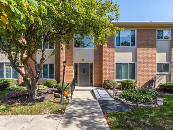 581 W Hunters Drive, Unit C, Carmel, IN 46032