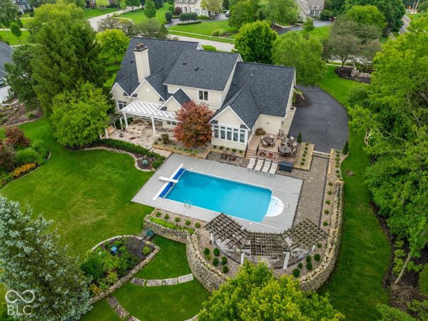 2 Stone Wall Lane, Zionsville, IN 46077