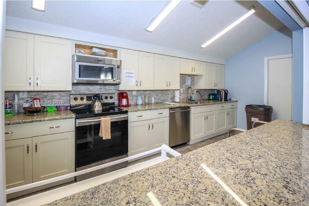 6531 SE Se Federal Hwy , Unit J112, Stuart, FL 34997 Photo