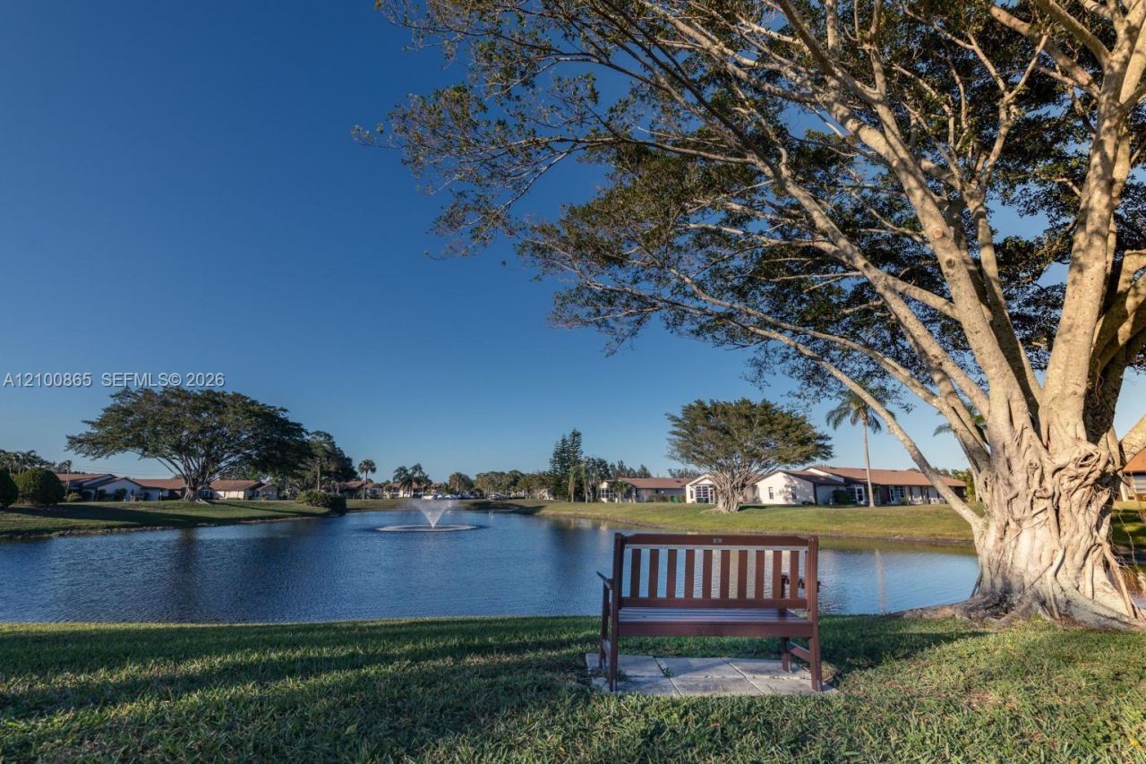 6531 SE Se Federal Hwy , Unit J112, Stuart, FL 34997 Photo