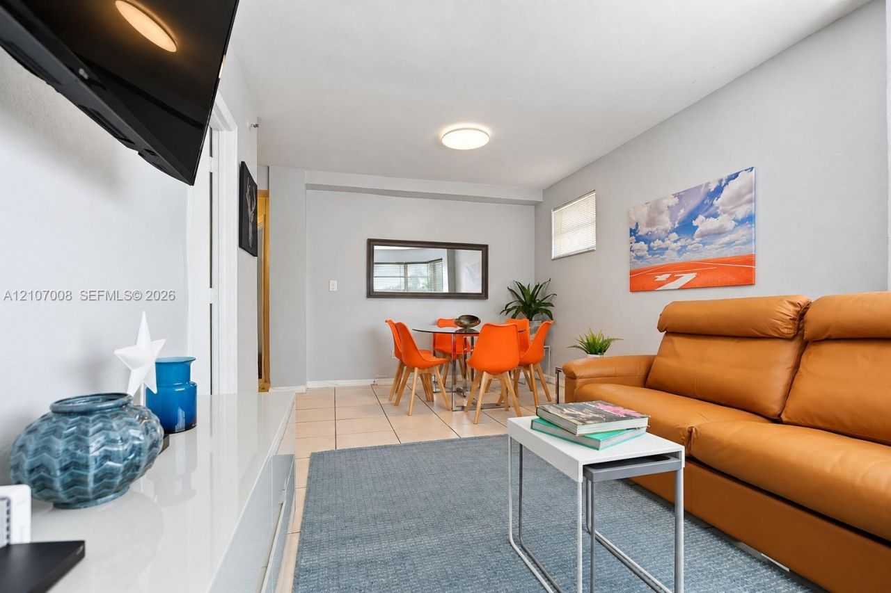 3030 Collins Ave , Unit 2H, Miami Beach, FL 33140 Photo