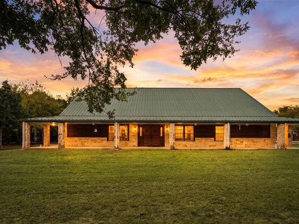 464 Oak Hill Road, Valley View, TX 76272