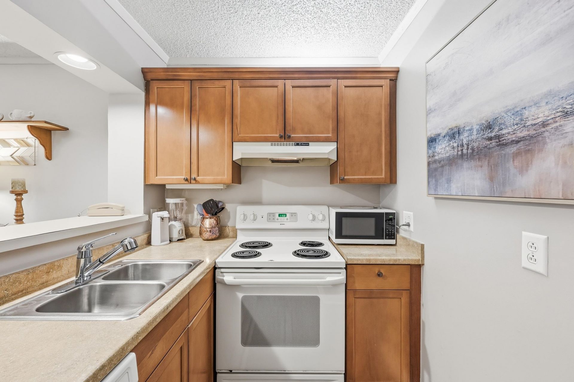 415 Ocean Creek Dr. Photo 9