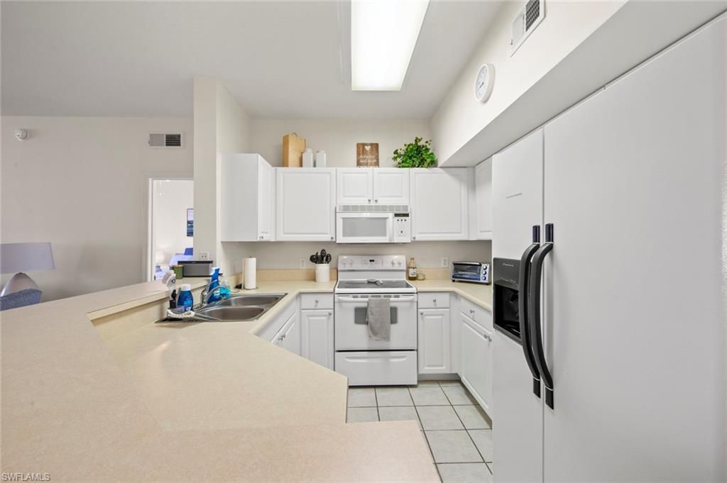 15630 Ocean Walk Cir, Unit 214, Fort Myers, FL 33908 Photo
