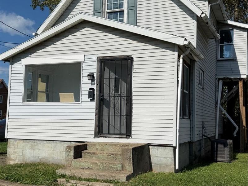 723 SW Raynolds Place SW, Canton, OH 44707 Photo 1