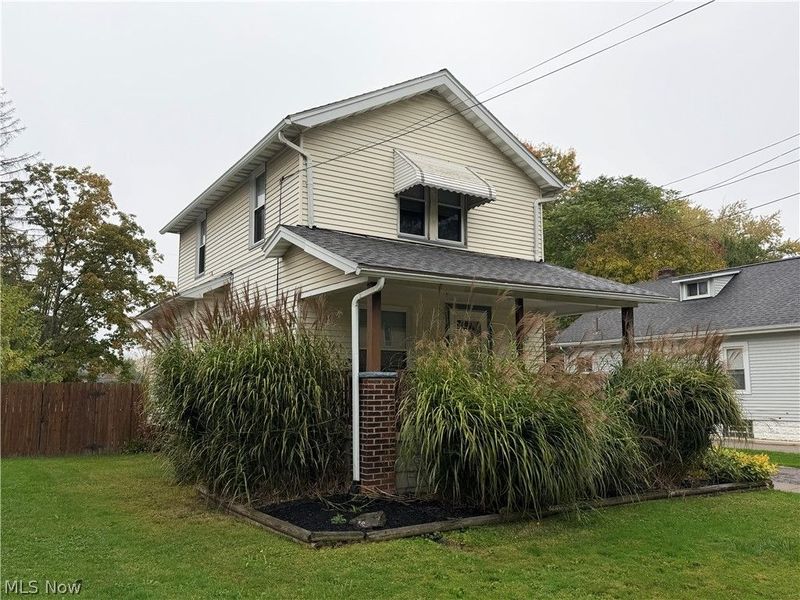 1541 Bonnie Brae Avenue NE, Warren, OH 44483 Photo 3