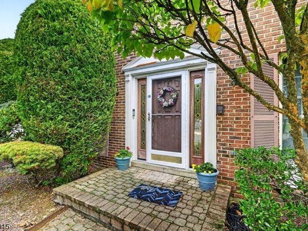 13 Drexel Hill Dr, South Brunswick, NJ 08824