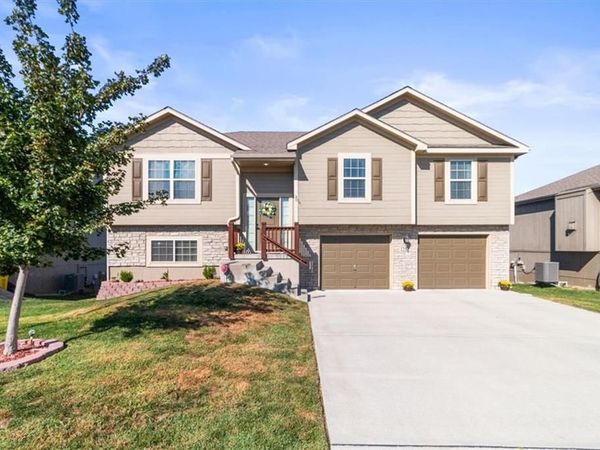 1252 NW High View Drive, Grain Valley, MO 64029