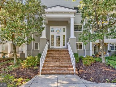 4061 S FOUR MILE RUN DRIVE, Unit 202, ARLINGTON, VA 22204