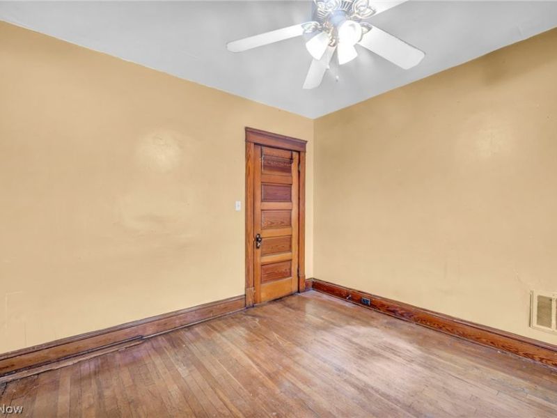 3900 E 42nd Street, Newburgh Heights, OH 44105 Photo 21