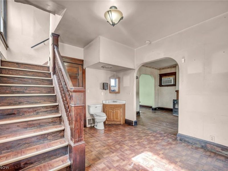 3900 E 42nd Street, Newburgh Heights, OH 44105 Photo 6