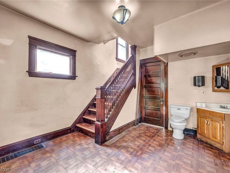 3900 E 42nd Street, Newburgh Heights, OH 44105 Photo 7