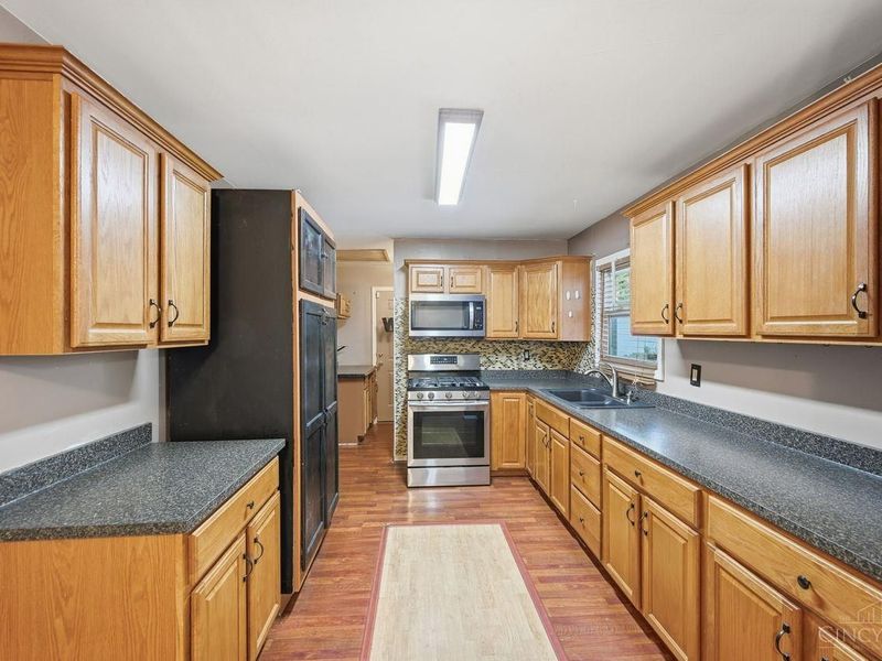 12109 Seaford Drive, Colerain Township, OH 45231 Photo 11