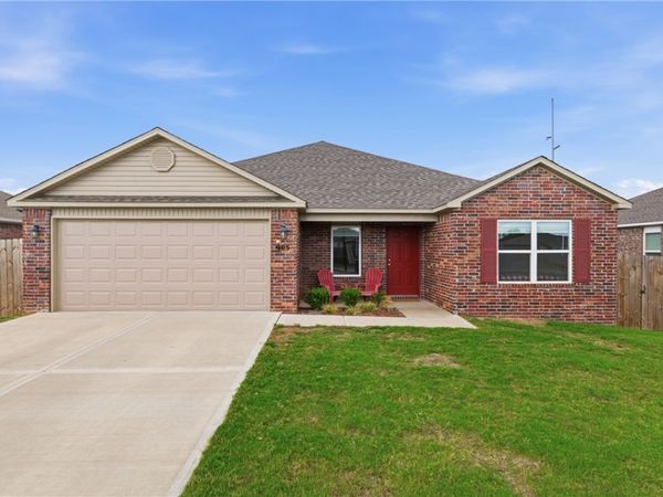 905 W Aiden Drive , Siloam Springs, AR 72761
