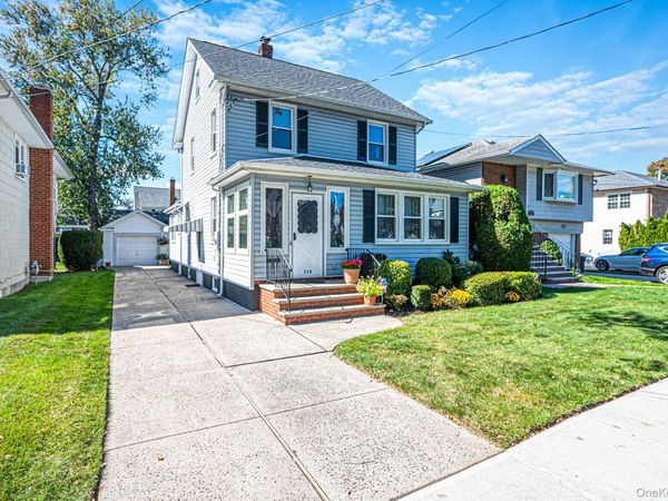 116 Hawthorne Avenue , Floral Park, NY 11001