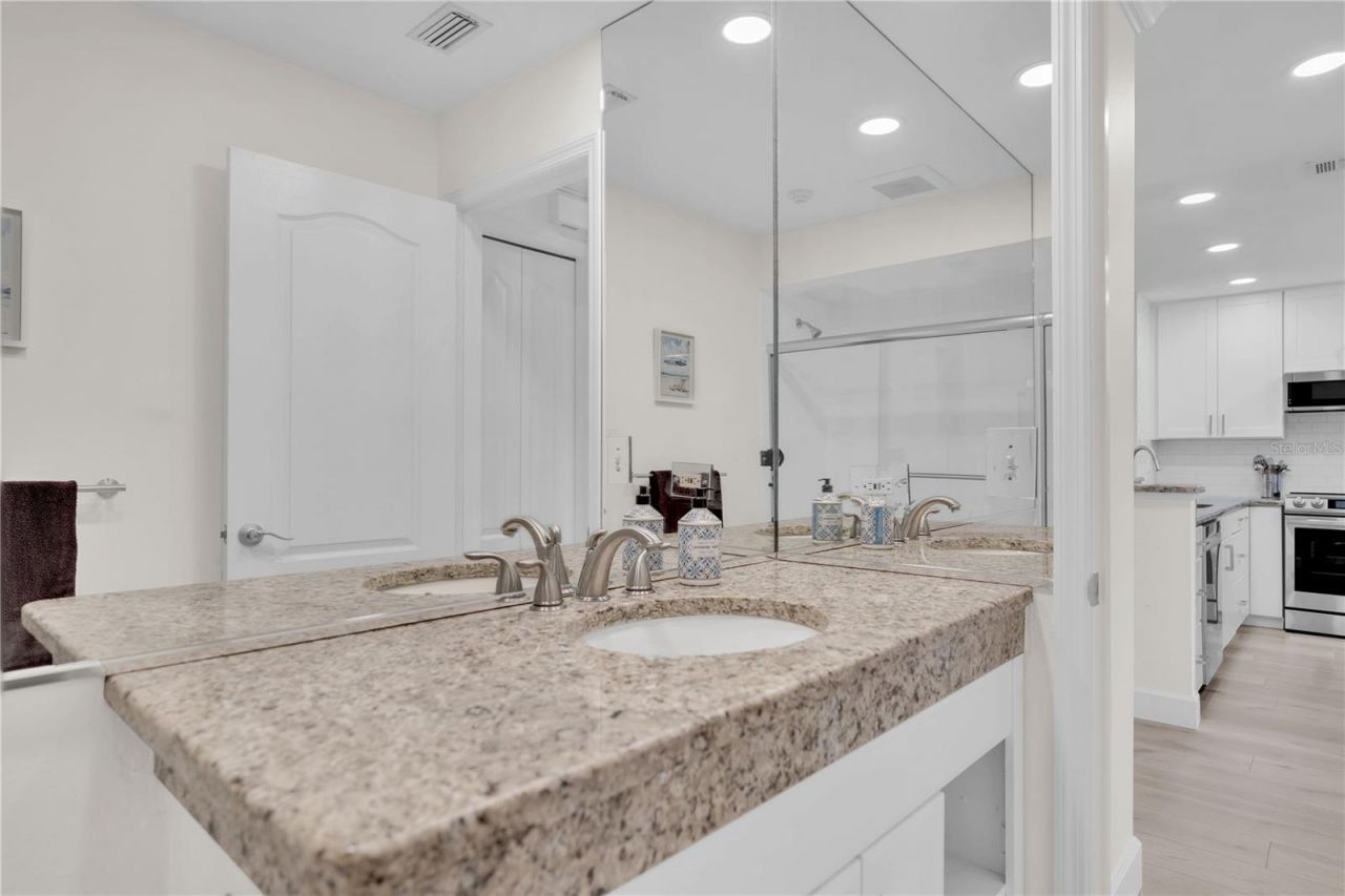 862 Hudson Avenue, Unit 862, Sarasota, FL 34236 Photo
