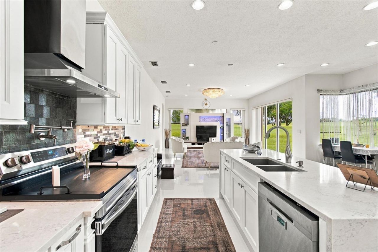 1519 Brilliant Cut Way, Valrico, FL 33594 Photo