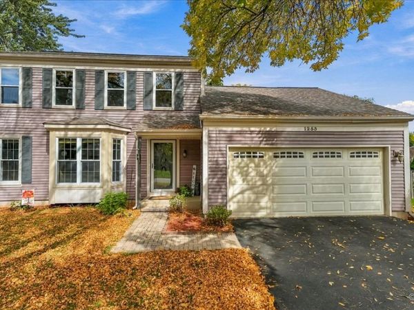 1253 Evergreen Drive , Carol Stream, IL 60188