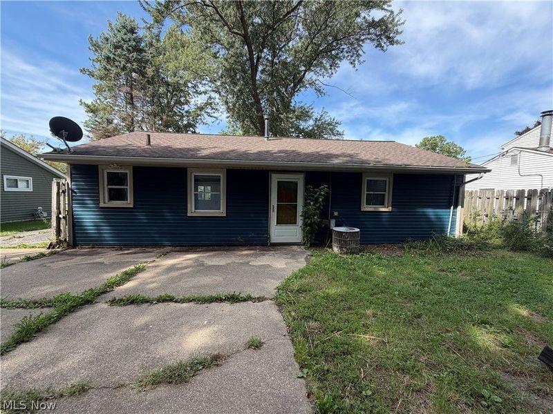 925 West Drive, Sheffield, OH 44054 Photo 13