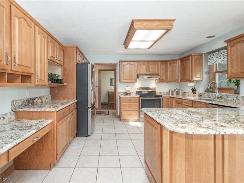 215 Cheltenham Lane, Munroe Falls, OH 44262 Photo 12
