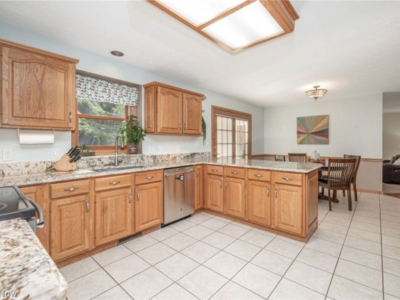 215 Cheltenham Lane, Munroe Falls, OH 44262 Photo 13