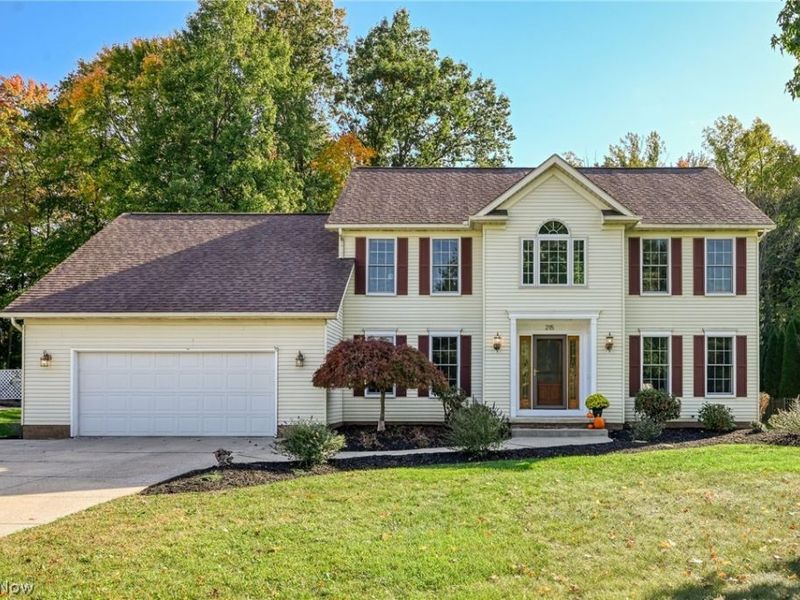 215 Cheltenham Lane, Munroe Falls, OH 44262 Photo 4