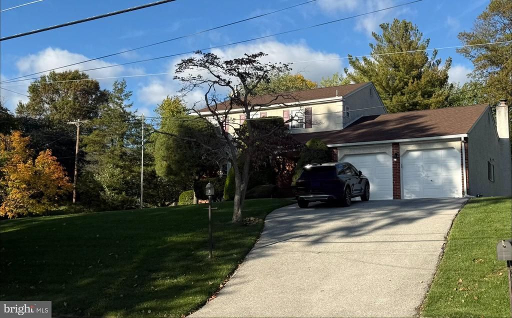 2821 VILLAGE GREEN LANE , NORRISTOWN, PA 19403