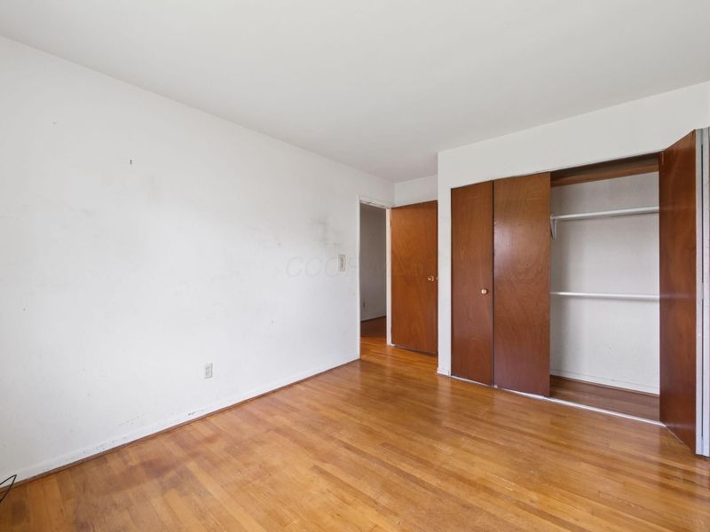 1045 N Cassady Avenue, Columbus, OH 43219 Photo 14