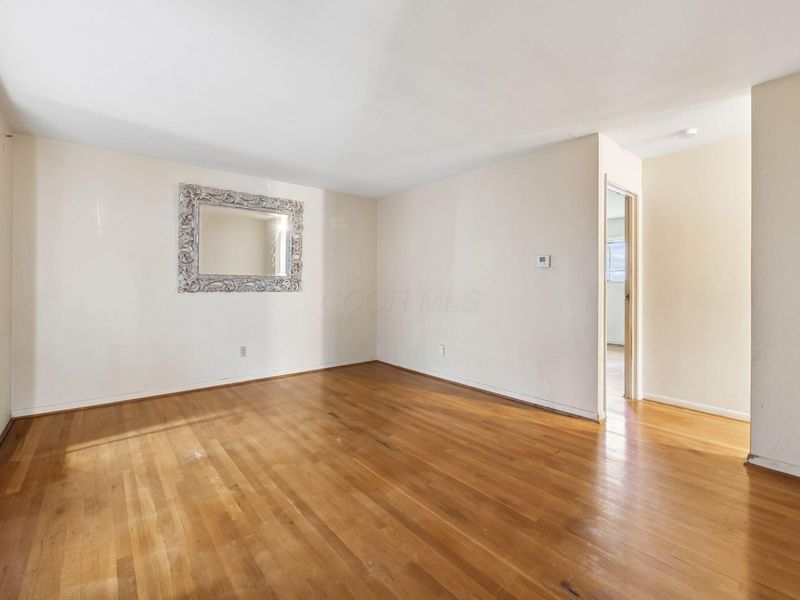 1045 N Cassady Avenue, Columbus, OH 43219 Photo 2