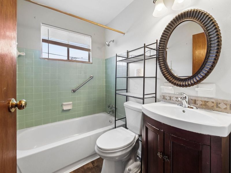 1045 N Cassady Avenue, Columbus, OH 43219 Photo 6