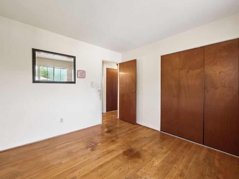 1045 N Cassady Avenue, Columbus, OH 43219 Photo 8