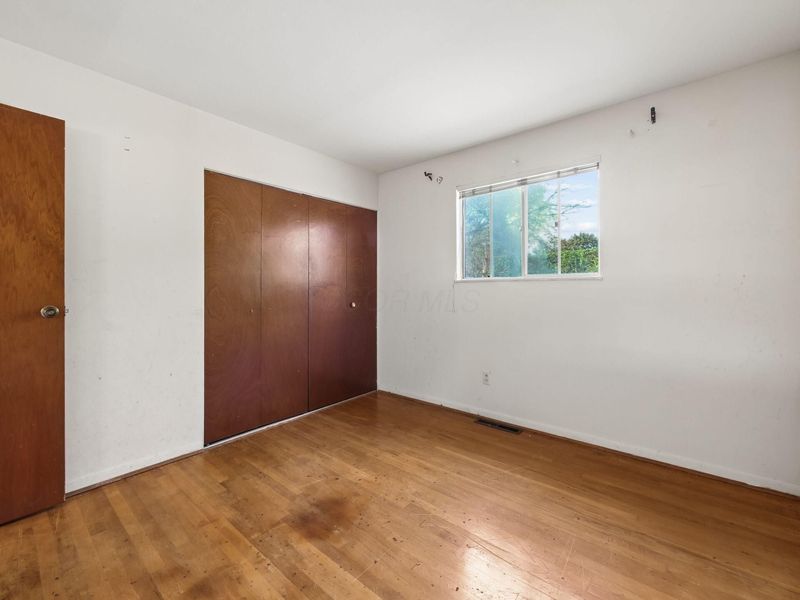 1045 N Cassady Avenue, Columbus, OH 43219 Photo 9