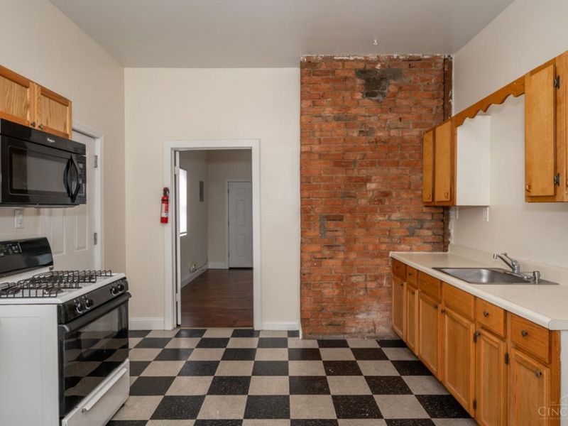 234 Donahue Street, Cincinnati, OH 45219 Photo 5