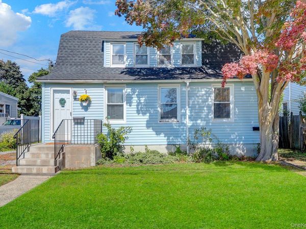 108 Linden Street , Bellmore, NY 11710