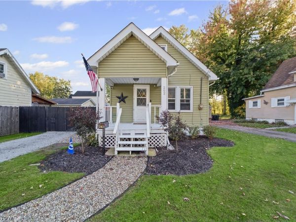 262 Samuel Street , Elyria, OH 44035