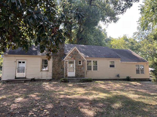 1061 MOSBY RD, Memphis, TN 38116